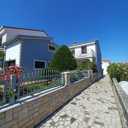 Andela Apartment Pula Exterior photo